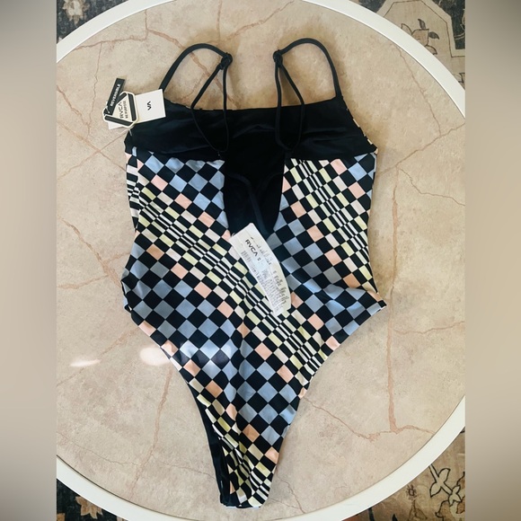 NWT RVCA reversible one piece - Picture 2 of 5
